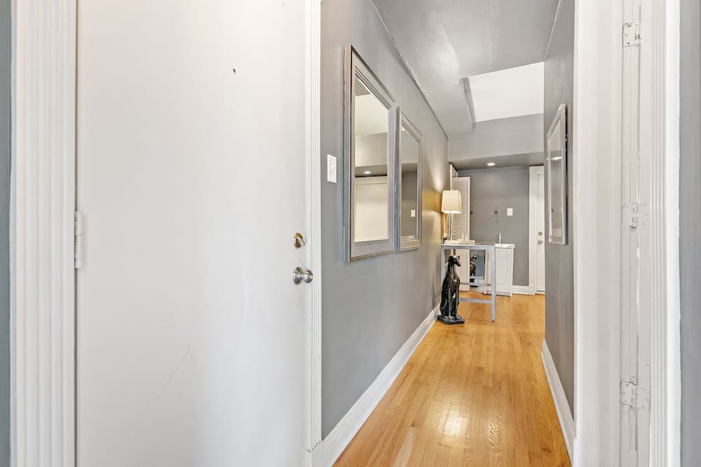 2BR Designer Apt in Festive Boystown