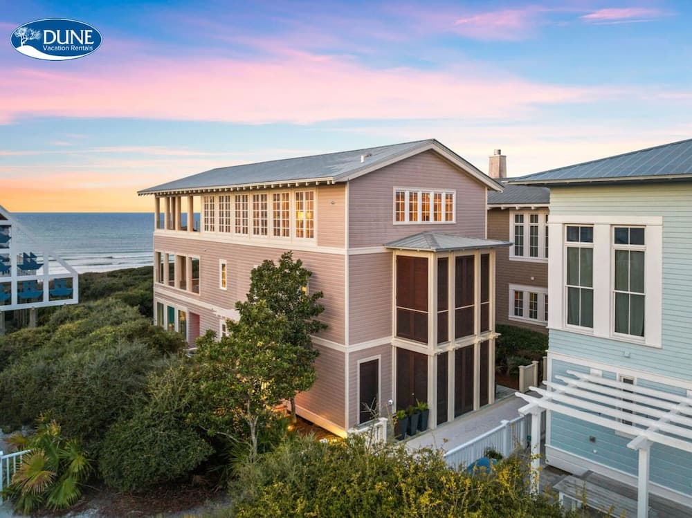 Beach Front Seaside Home Outside The Box 4br/4.5bth 4 Bedroom Home by RedAwning