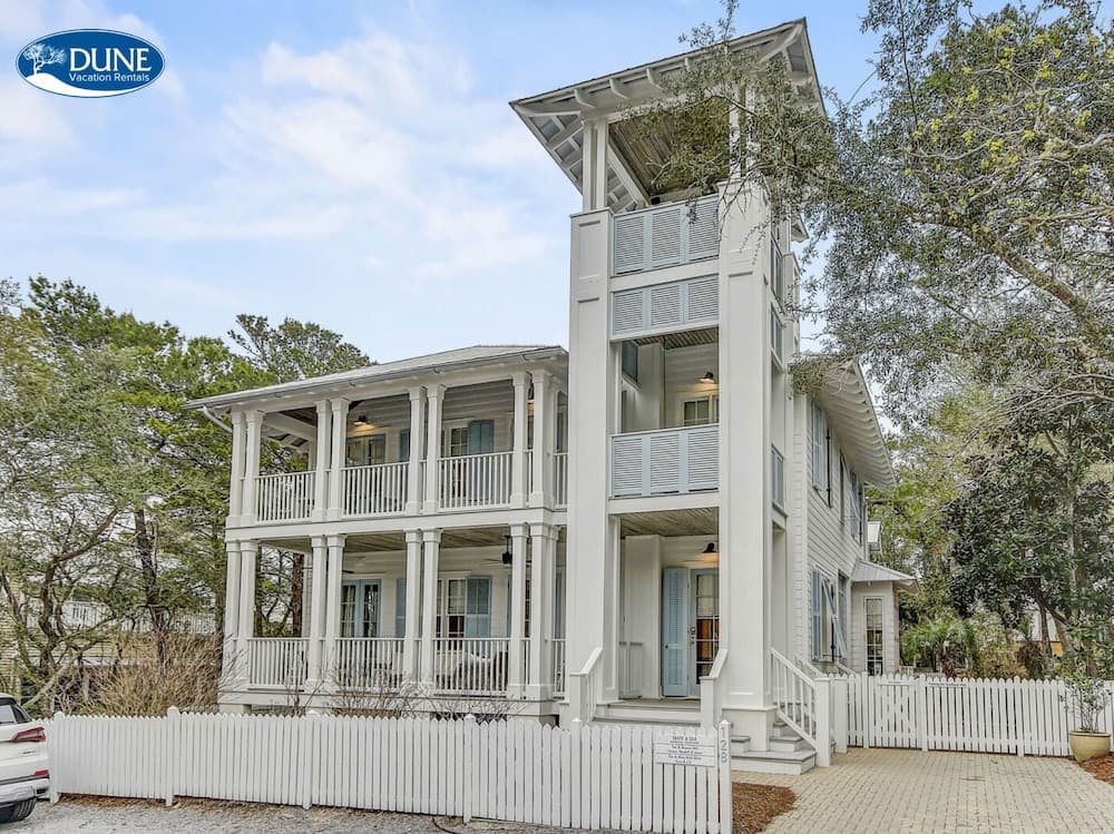 Beautifully Remodeled "taste & Sea" 3br/3.5ba Steps From Beach/pools optional Carriage 3 Bedroom Cottage by RedAwning