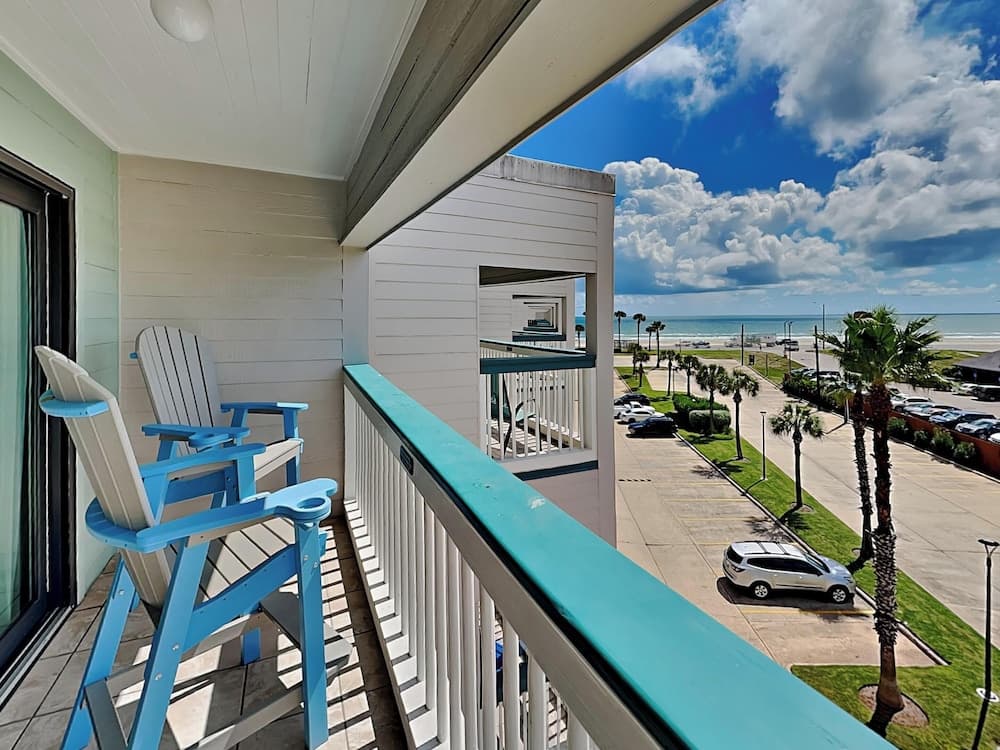 Casa Del Mar by VTrips