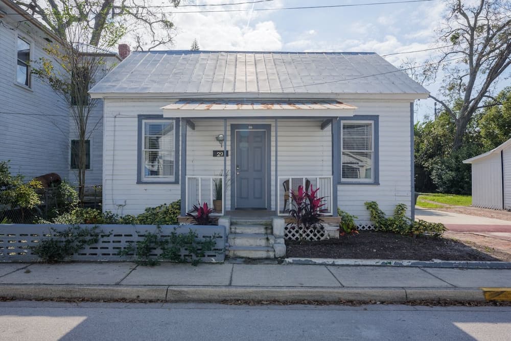 Uptown Cottage Manor