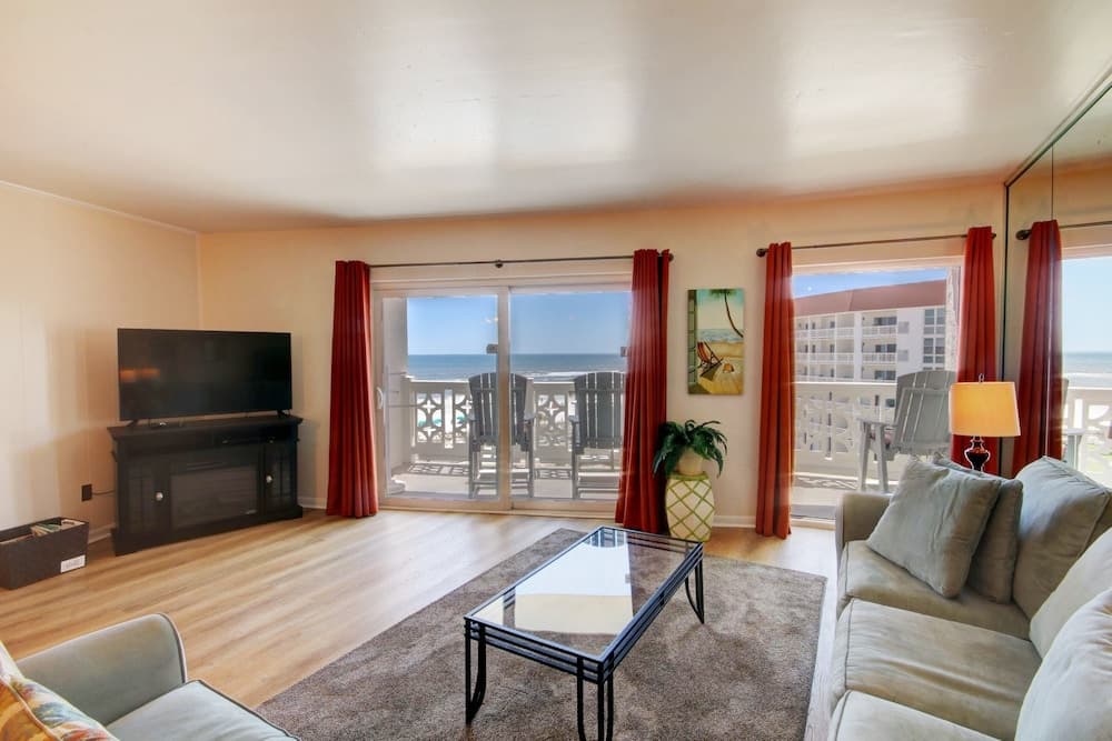 355 El Matador 1 Bedroom Condo by RedAwning