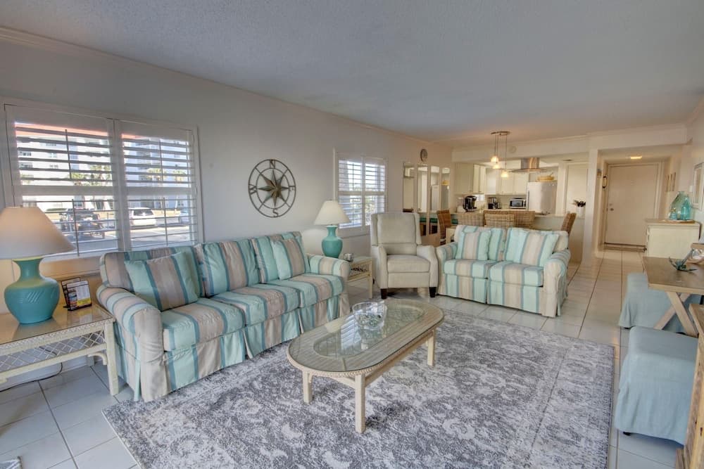 319 El Matador 2 Bedroom Condo by RedAwning