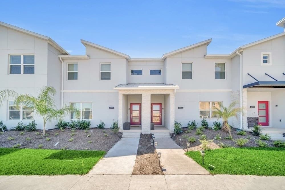 Amazing Story Lake Town Home With Pool 4 Bedroom Townhouse by RedAwning