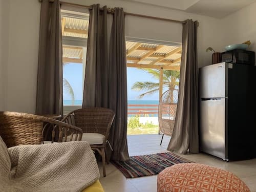 Casita del Mar Romantic Beach Retreat