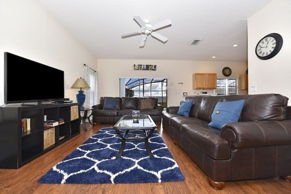 Cozy 5bed High Grove Resort W Pool, Spa, Game Rm, Mins To Disney-133 5 Bedroom Home by RedAwning