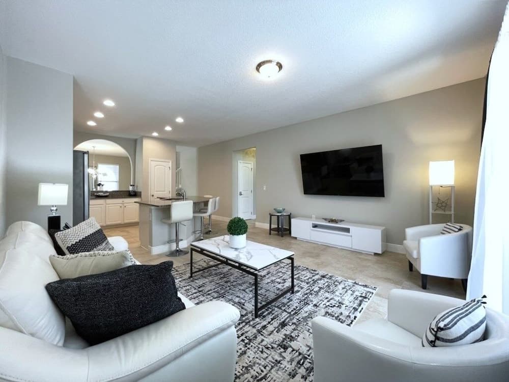 Gorgeous 5bd Pool Spa Gm Solterra Resort-5262ww 5 Bedroom Home by RedAwning