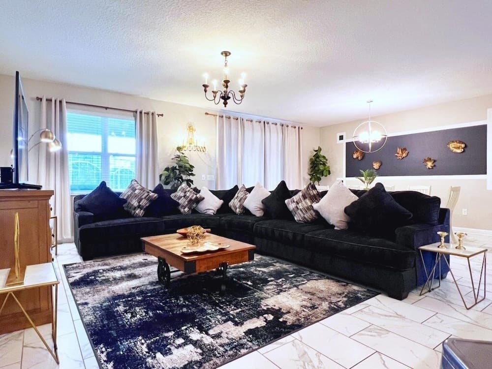 Beautiful 8 Bed Home In Champions Gate-303oc 8 Bedroom Home by RedAwning