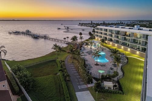 Harbor Island Beach Club, Homes by Villatel