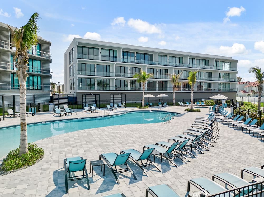 Harbor Island Beach Club by Villatel