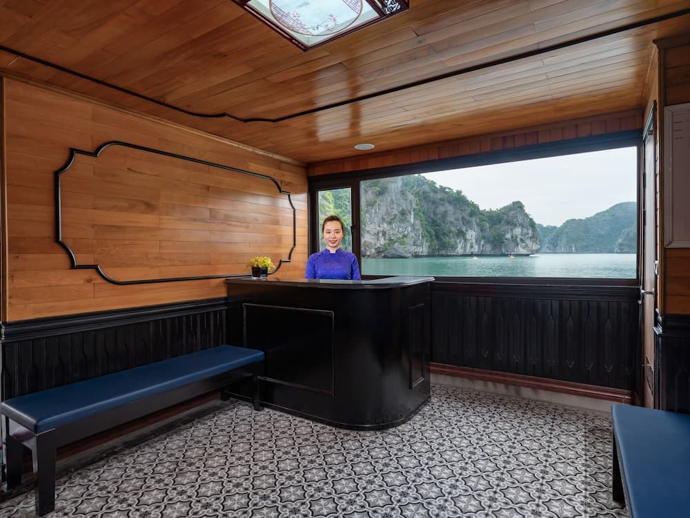 La Pandora Boutique Cruise
