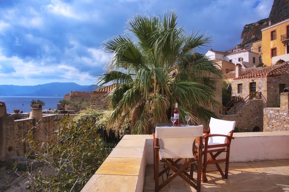 Menexes Suites Monemvasia