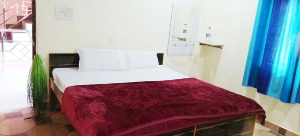 Goroomgo Anand Guest House Mathura