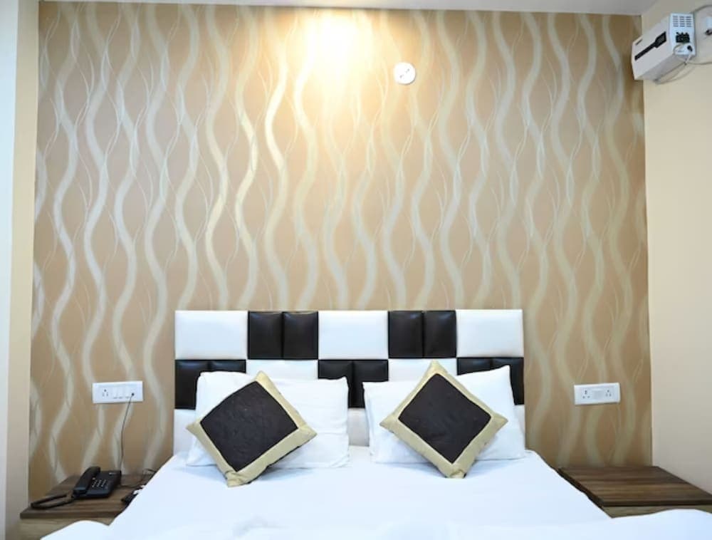 Goroomgo Glance Inn Patna