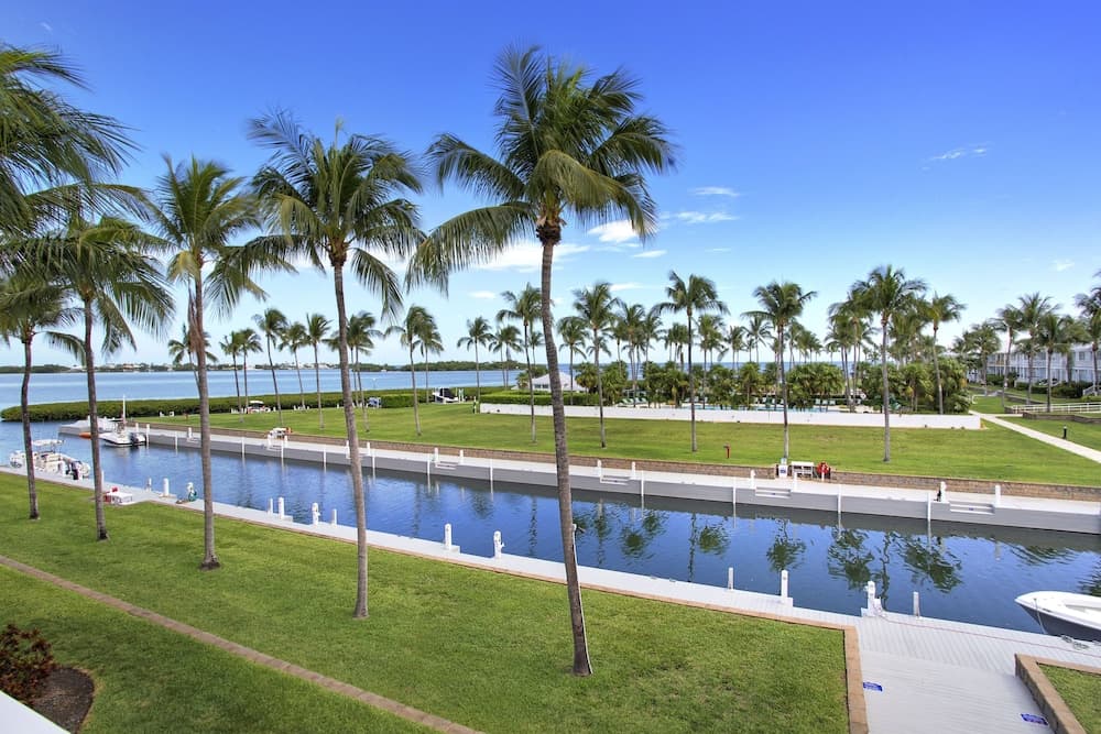 Waterfront Luxury Villa With Sunset Views And Boat Slip 3 Bedroom Townhouse by RedAwning