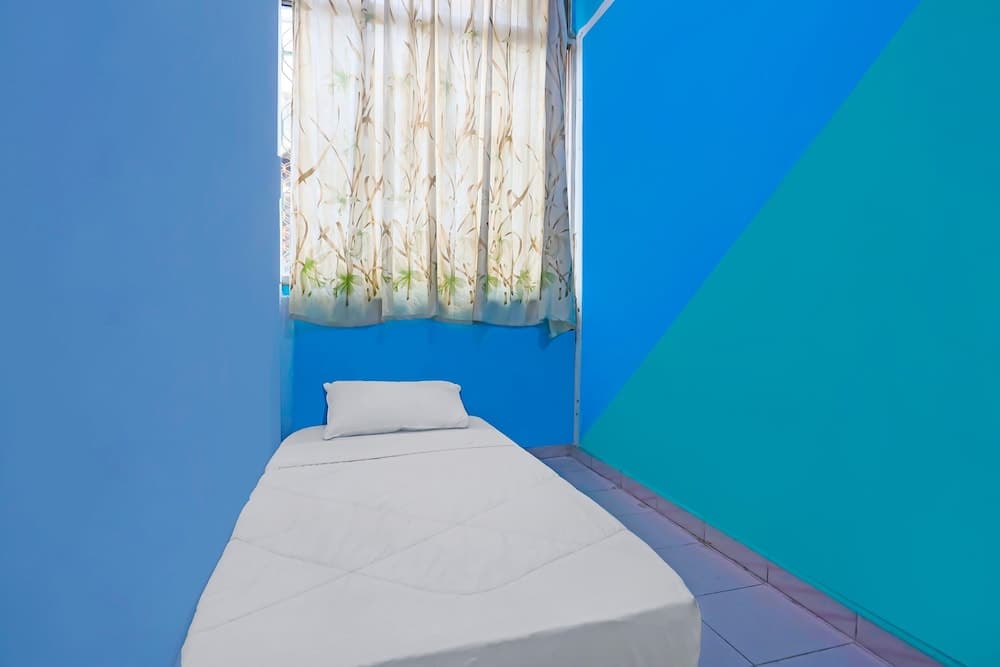 OYO 92248 Kurnia ShangrilaNearNagoya Hill Shopping Mall