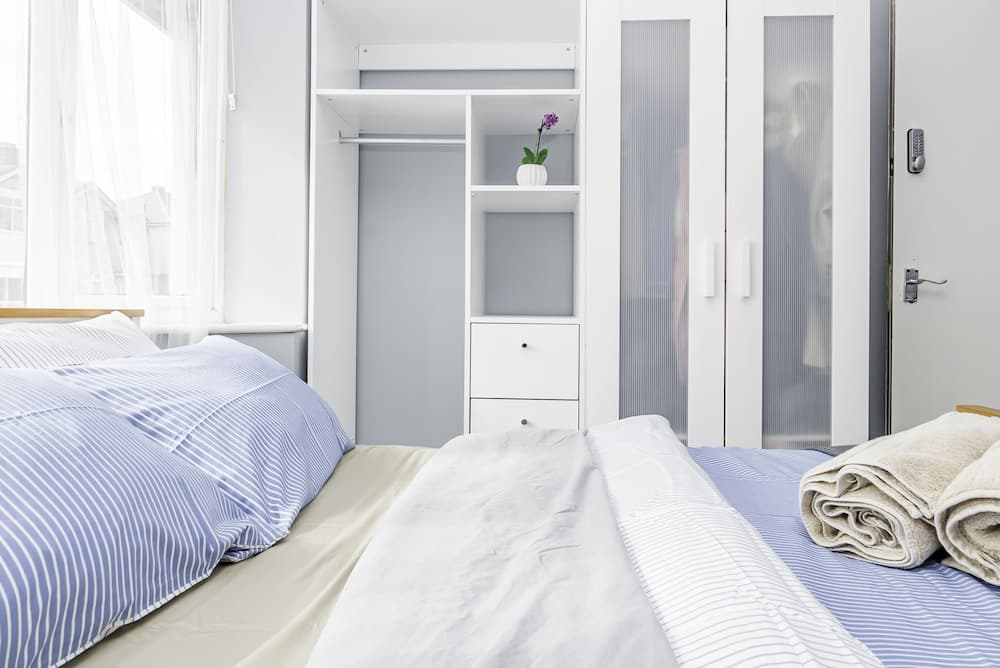 Shirley House 2 Guest House Self Catering by Southampton General Hospital