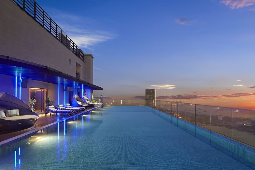 THE WATSON PREMIUM HALONG HOTEL