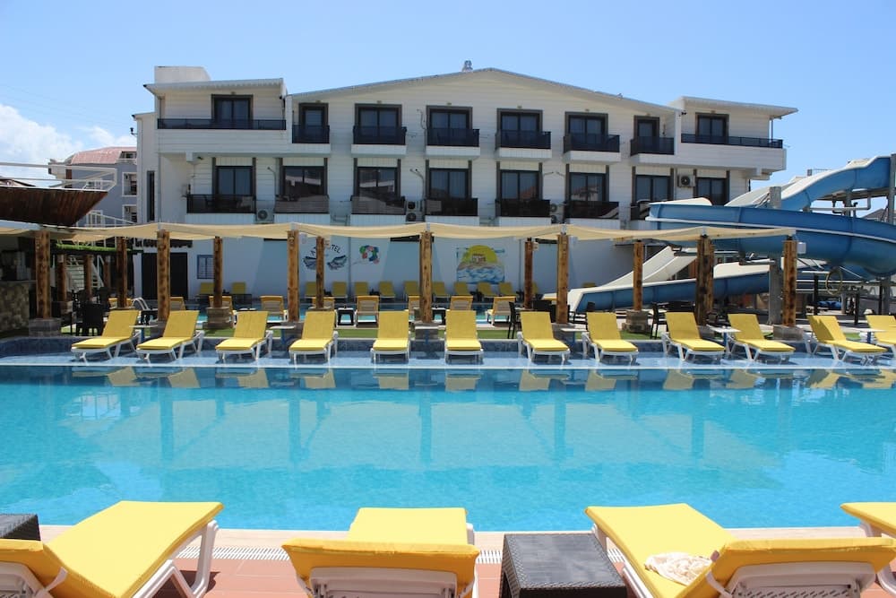 Atas Aqua Otel Avşa