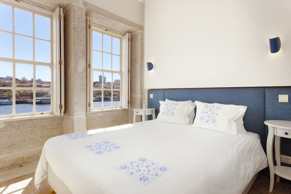 Oporto Home River Front