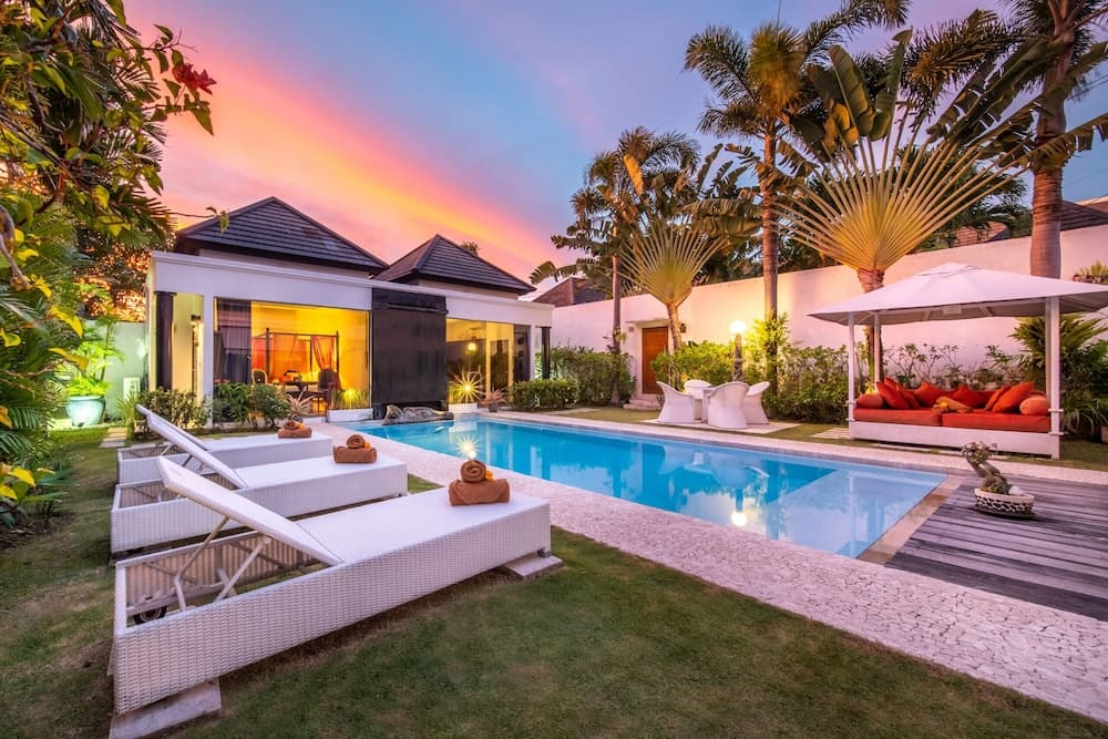 Serene 4br Seminyak Villa with Tropical