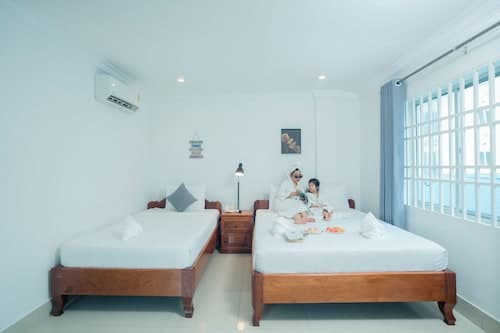 White Corner Hotel