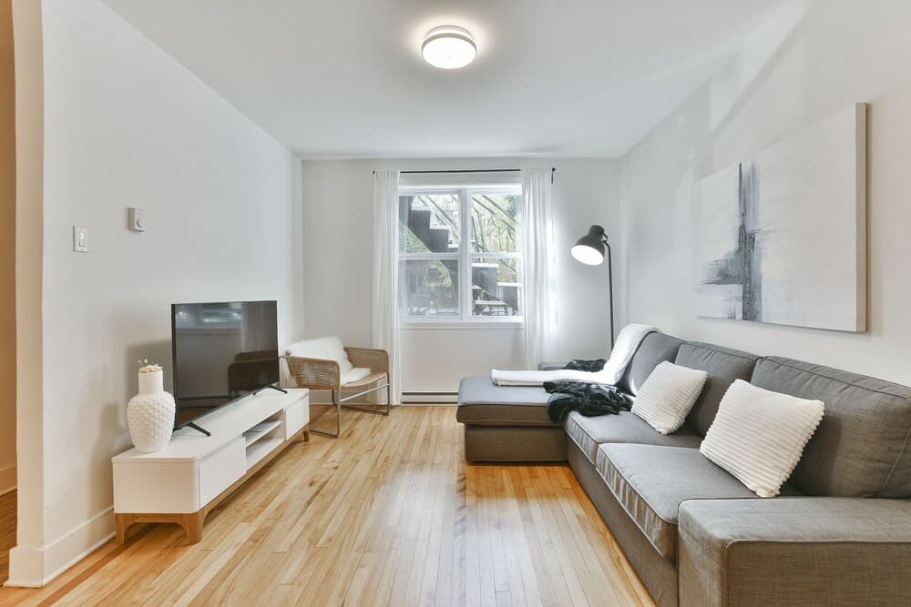 Lovely 1BR - 5mins from Laurier Metro