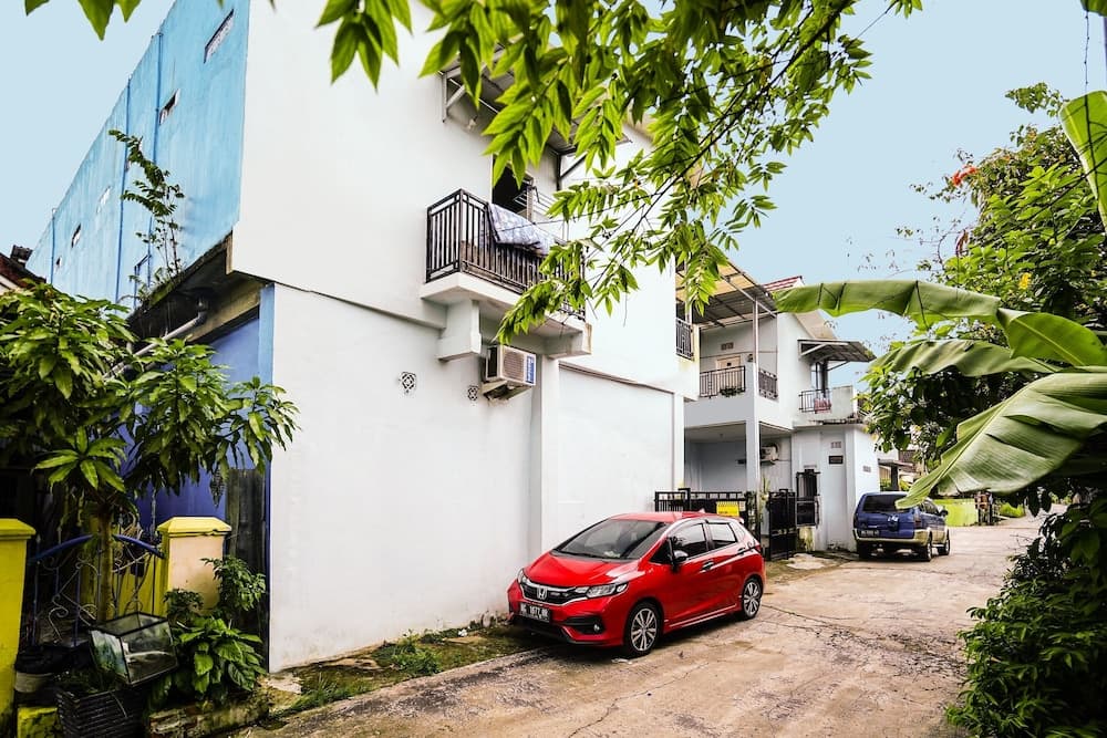 OYO Life 92046 Garuda Residence