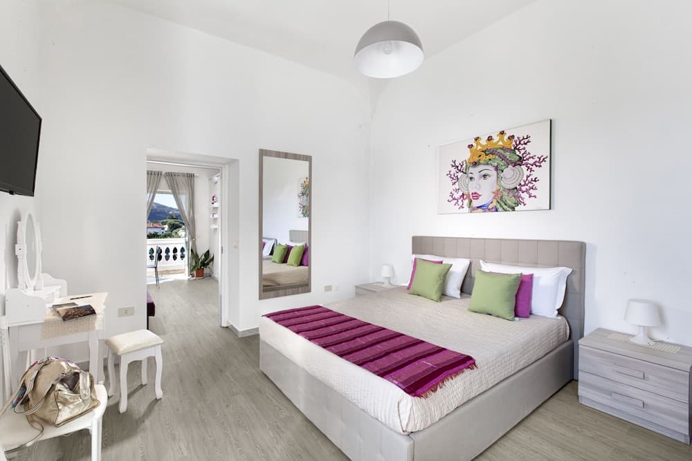 Estate4home- Villa Lina