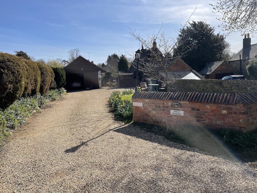 Konaklama yerinin ön cephesi