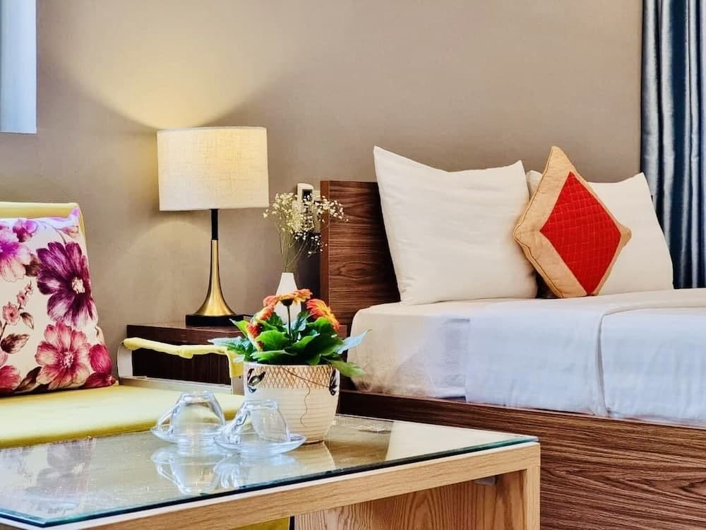 Delicate Serviced Apartment And Hotel