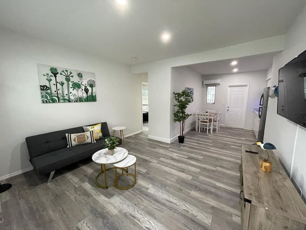 Douglas Rd Apartments