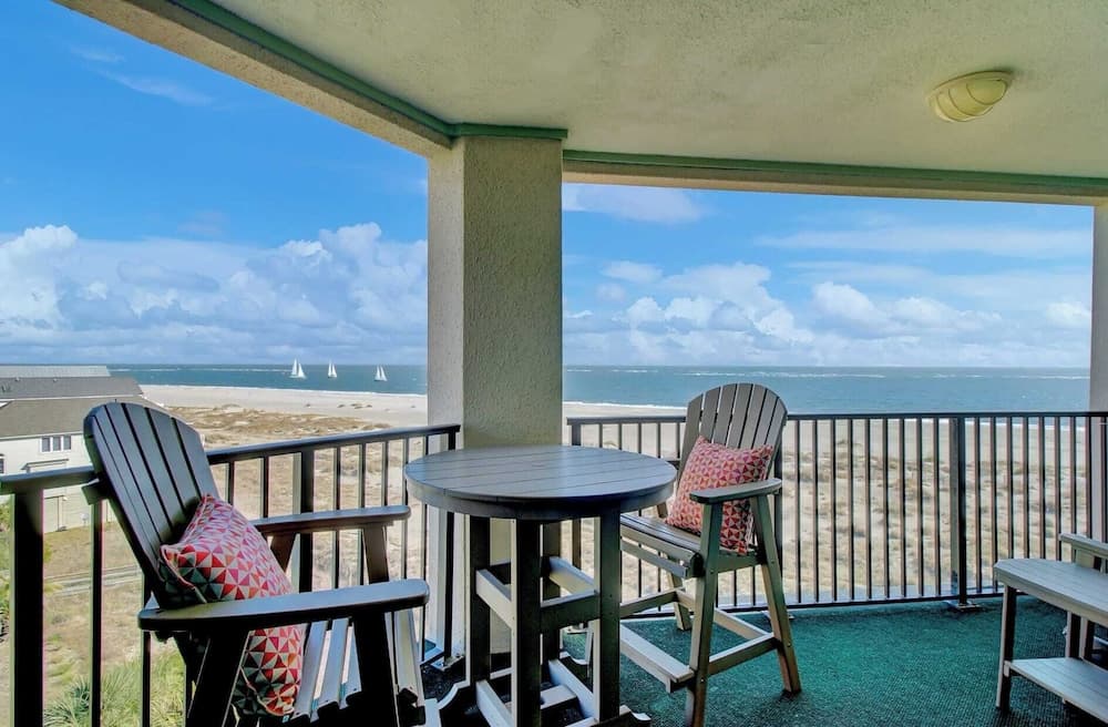 502 Summerhouse by Avantstay Ocean Front Condo w/ Community Pool Access