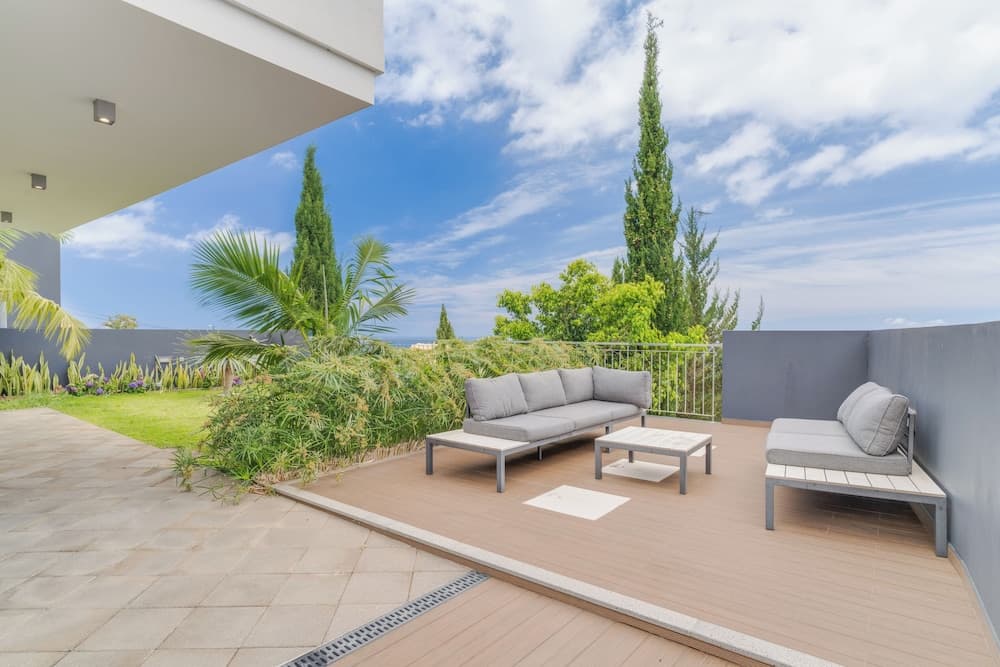 Cristiano Ronaldo Airport View