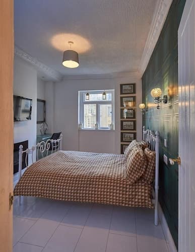 Flat in Kemptown. Road Opposite to Beach