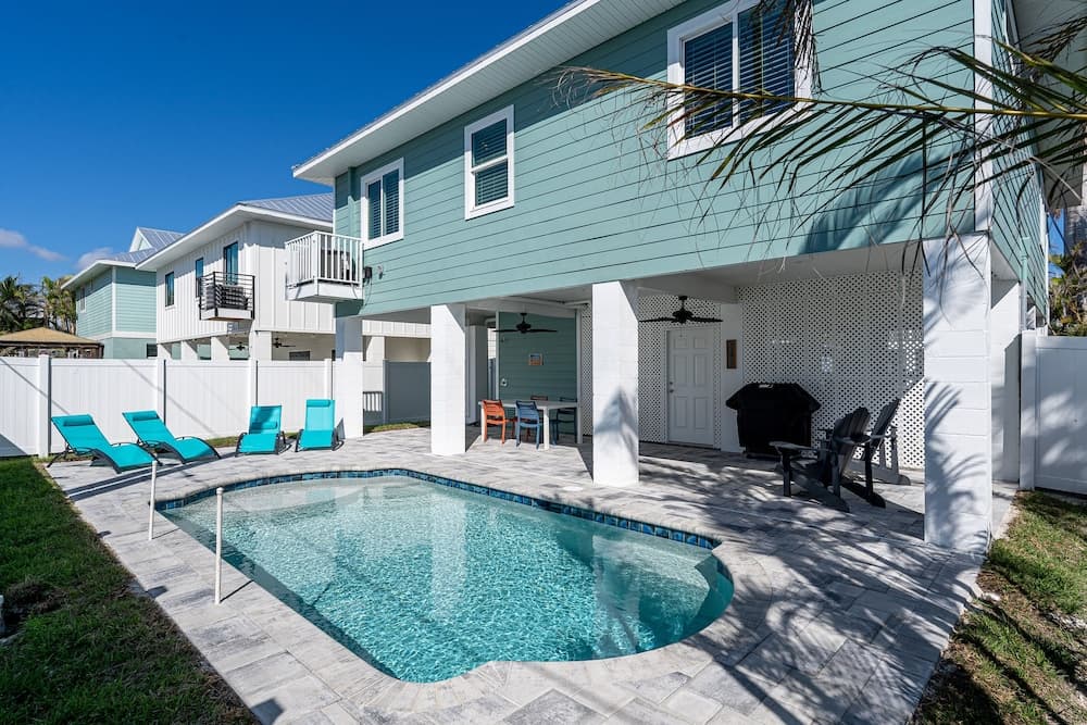 233 Delmar Avenue - Beautiful Private Pool Home 3 Bedroom Home by RedAwning