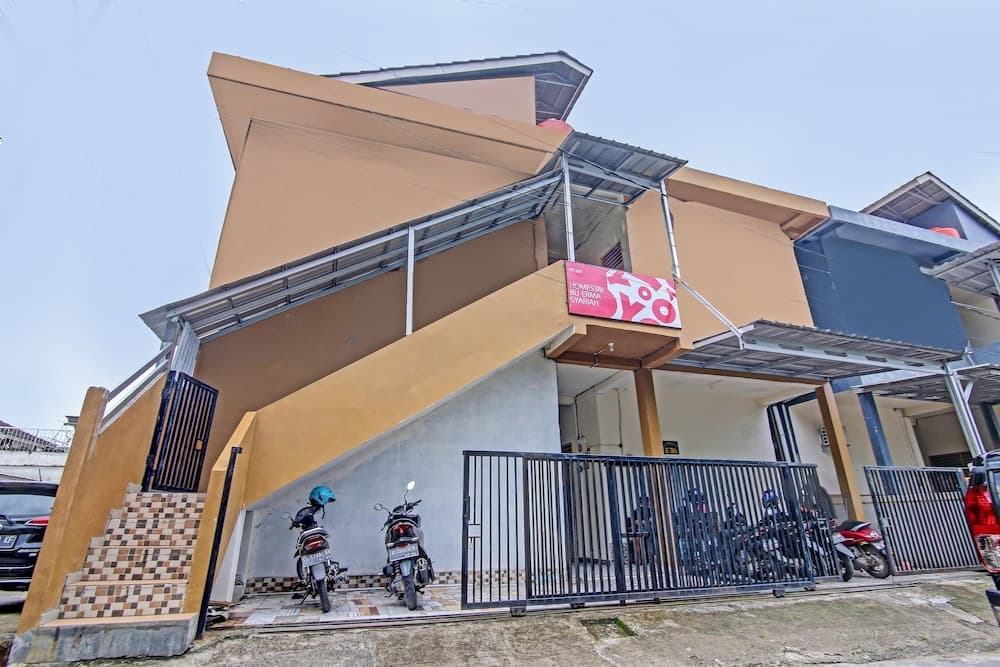 OYO Life 91268 Homestay Bu Erma Syariah
