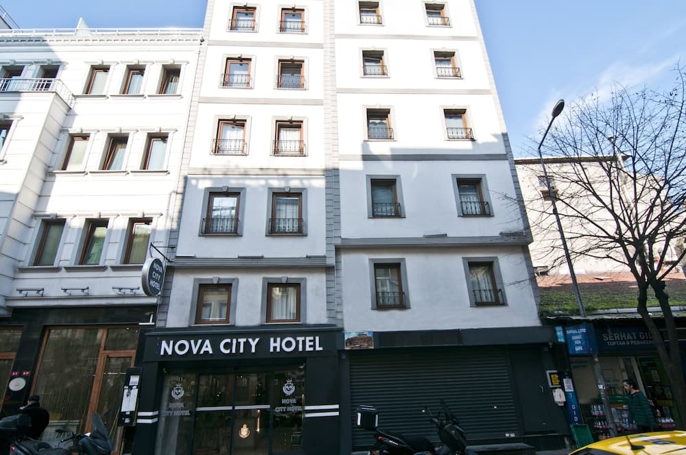 Nova City Hotel