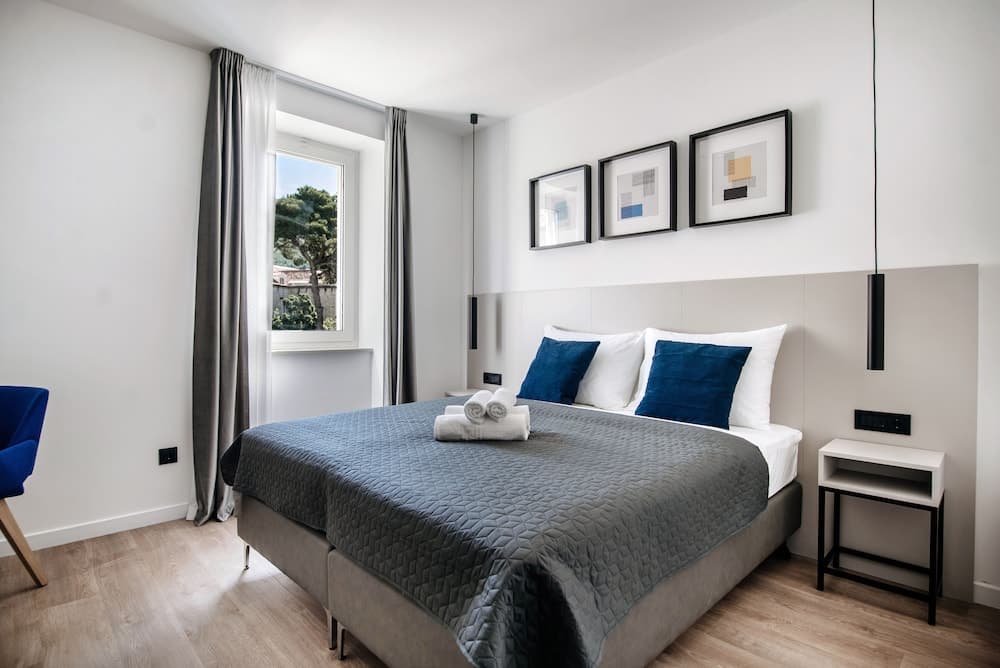 Kala Luxury rooms by DuHomes