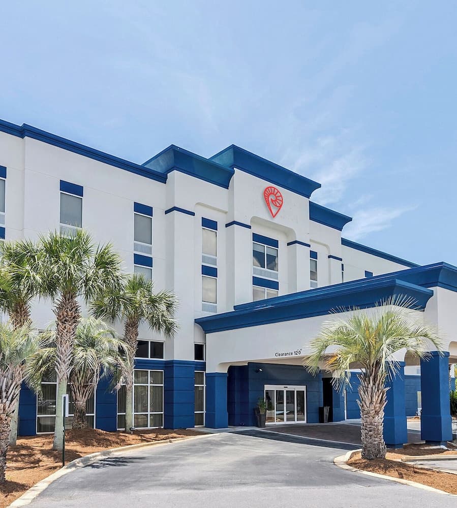 Holiday Inn Express and Suites Destin Miramar Beach by IHG