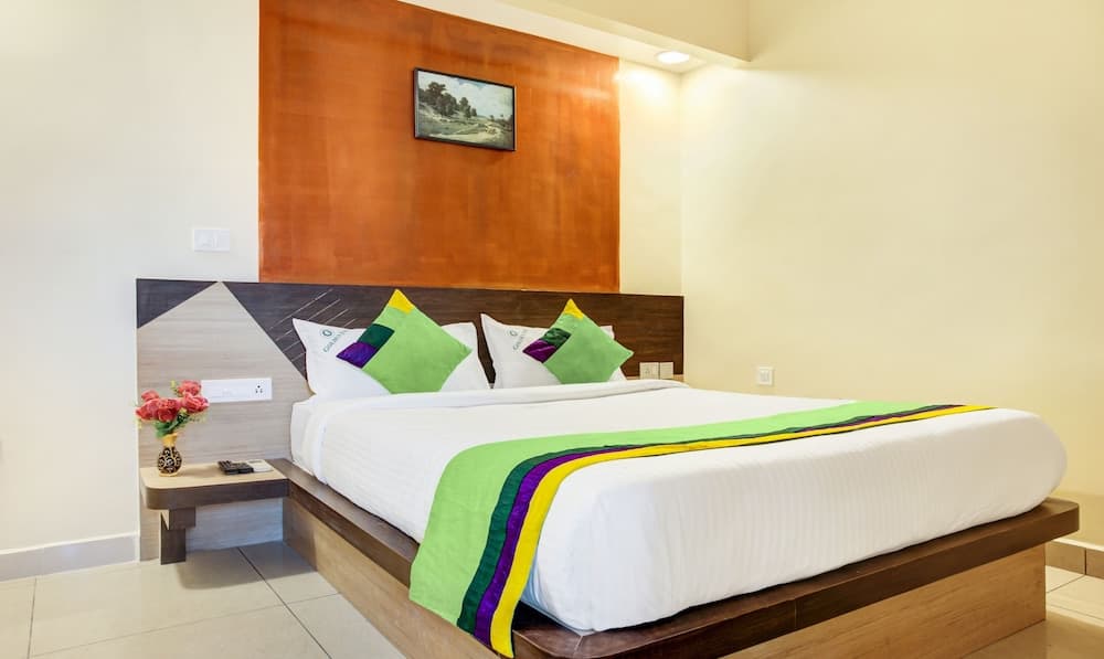 Treebo Golden Inn, 700 Mtrs From Promenade Beach