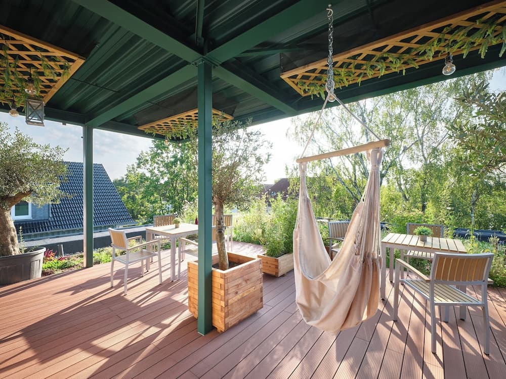 PHIL & MAX Hotel & Apartments  Airport