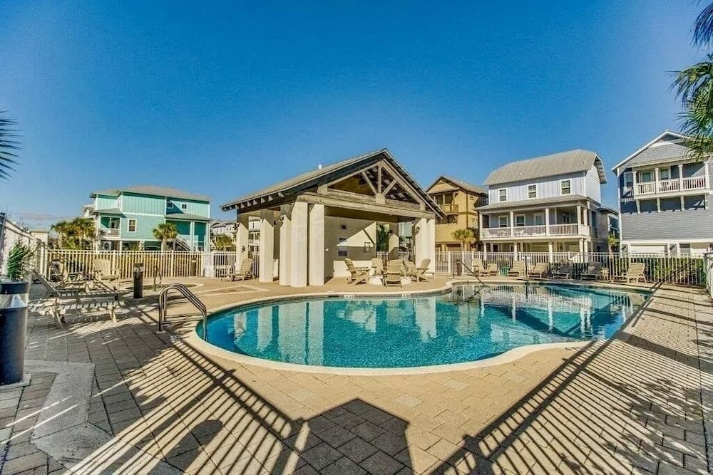 Seaside Sunsets 4 Bedroom Home by RedAwning