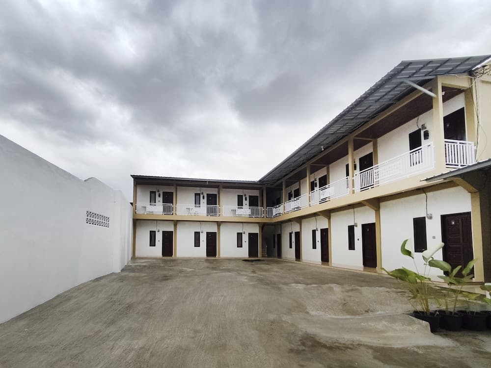 OYO 92054 Gala Residence