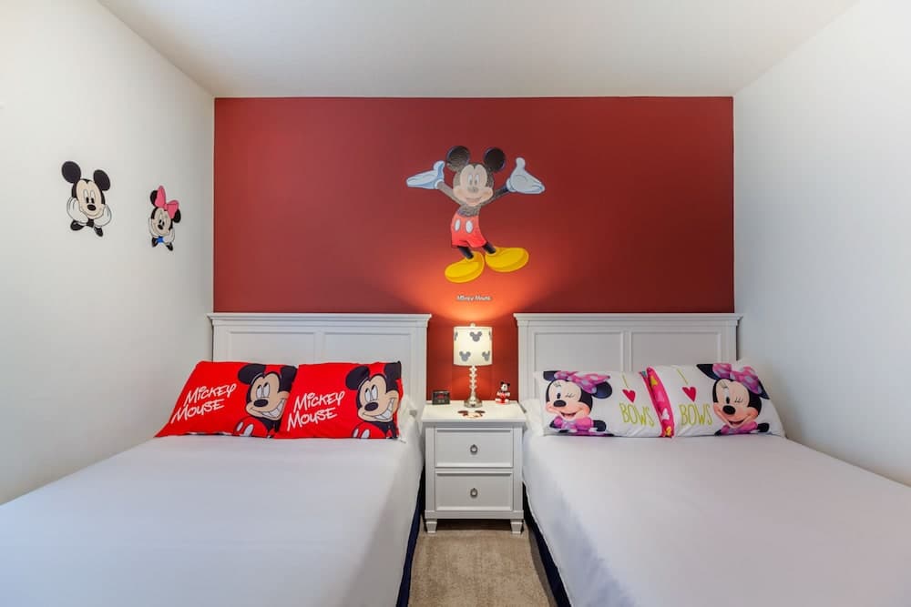 Cozy Wonderfull Clubhouse Close Disney