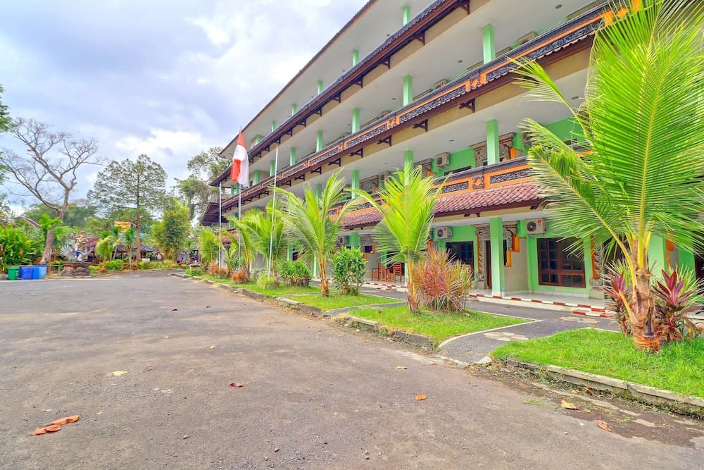 OYO 91610 Batukaru Garden HotelNearLumintang Park