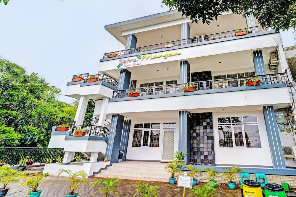 Super OYO Collection O 92277 Setra Priangan Guest House