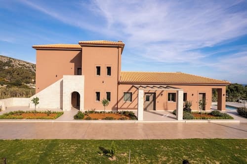Reveli Suites