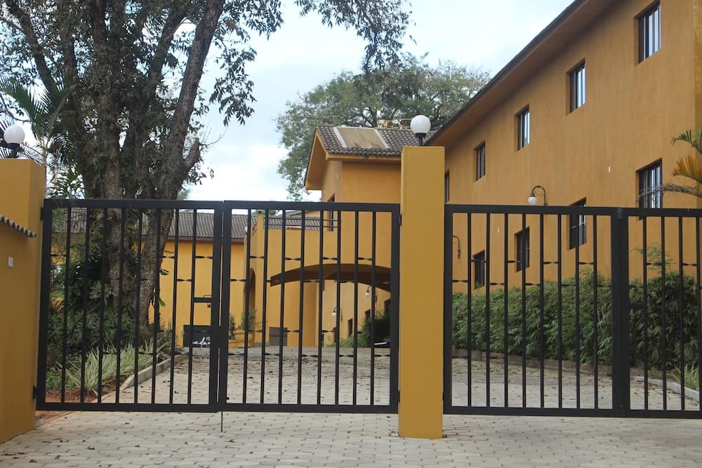 PARADIES HOTEL EXPRESS