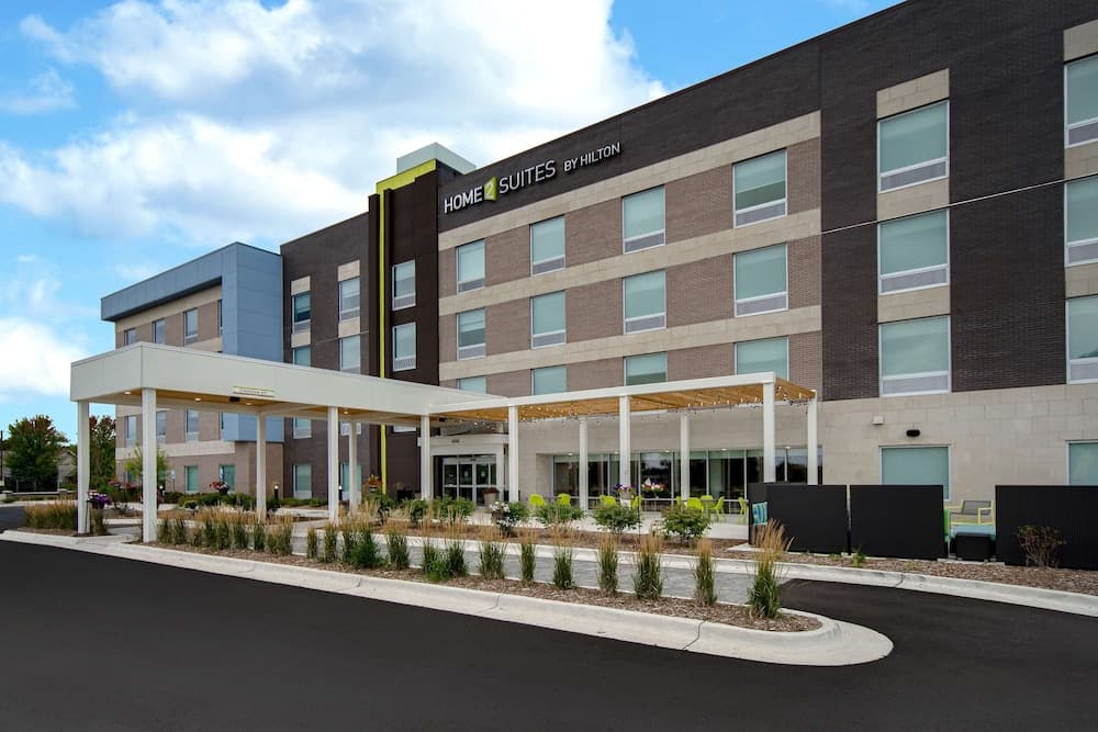 Home2 Suites By Hilton Grand Rapids Airport